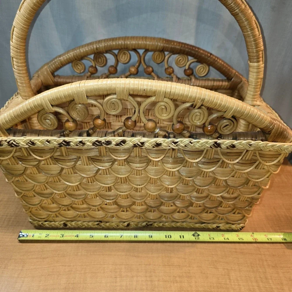 Wicker Magazine Holder Rattan VTG MCM Beads Braided‎ Handle Decorative 15x16x8.5